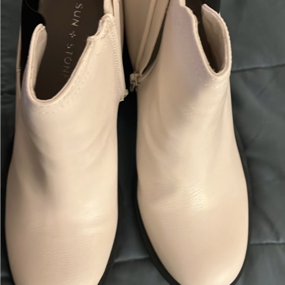 Off White bootie - Picture 2 of 5